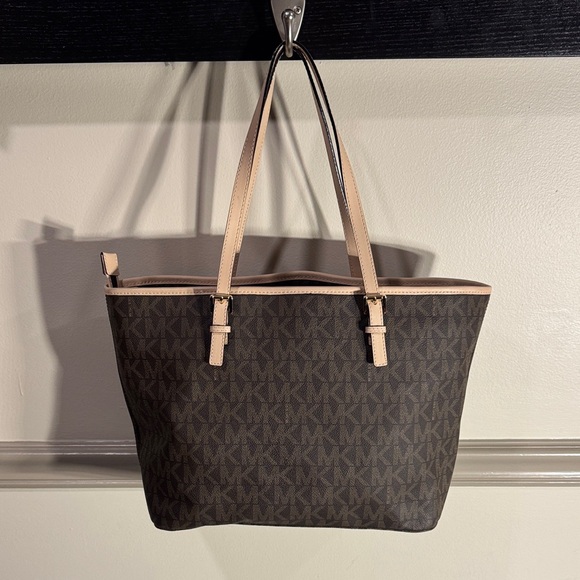 Michael Kors Jet Set Large Signature Logo Tote Bag - Picture 2 of 9